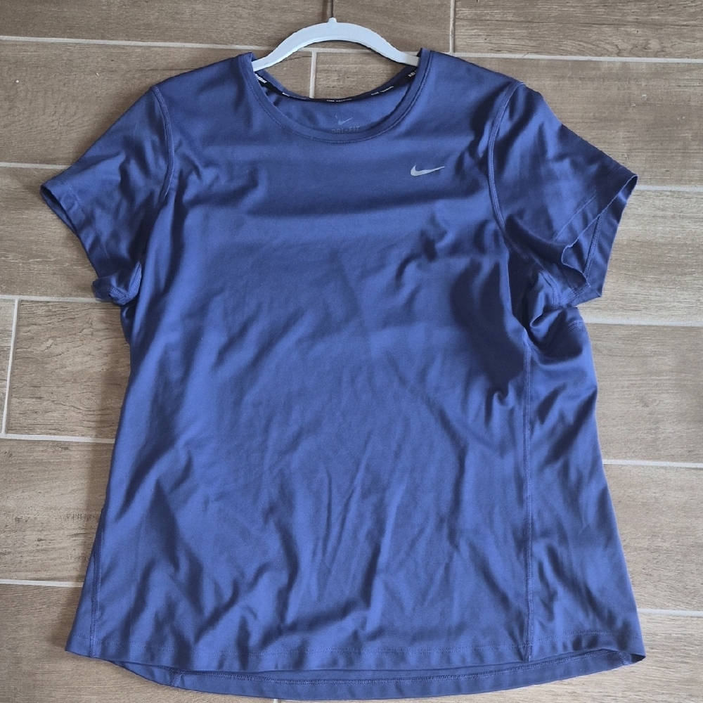 Nike Women's Short Sleeve Tee in Blue with Silver Swoosh